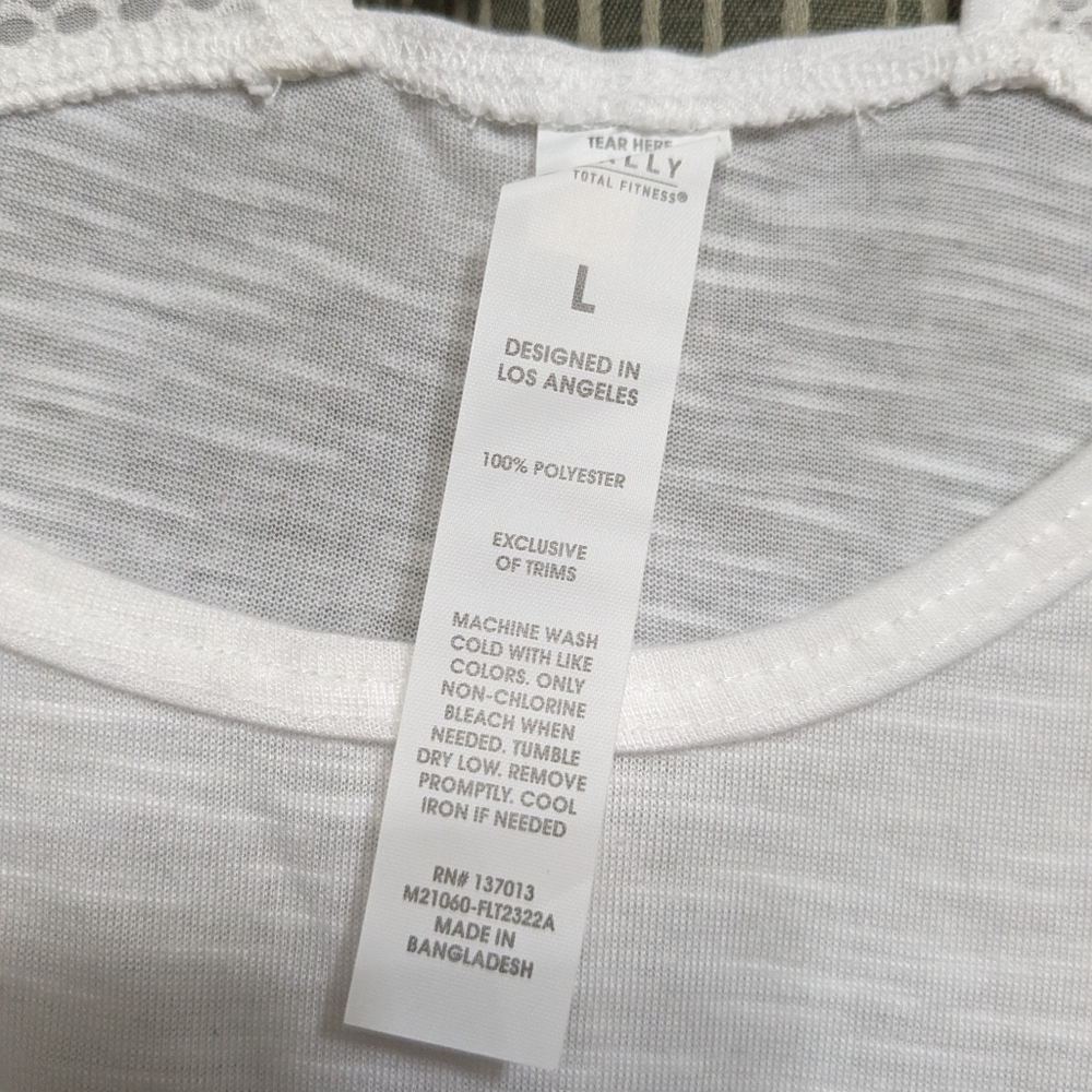 Womens L White Bally Active T Scoop neck, mesh trim, short sleeve - Picture 3 of 5